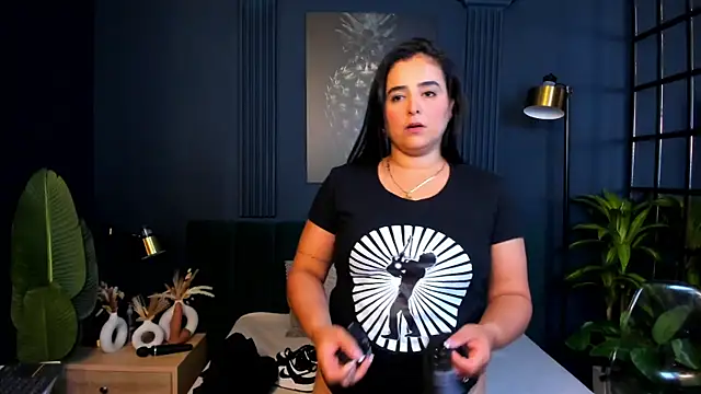 Snapshot of taylor_bennet chatting on 02-05-25, 06:26 taylor bennet online show from 02-05-25, 06:26