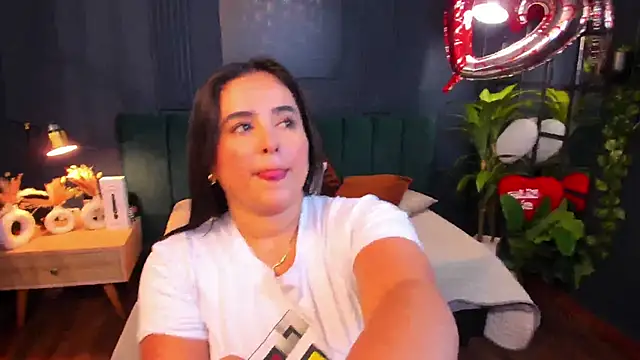 Snapshot of taylor_bennet chatting on 02-21-25, 07:10 taylor bennet online show from 02-21-25, 07:10