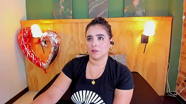 Snapshot of taylor_bennet chatting on 02-23-25, 06:23 taylor bennet online show from 02-23-25, 06:23