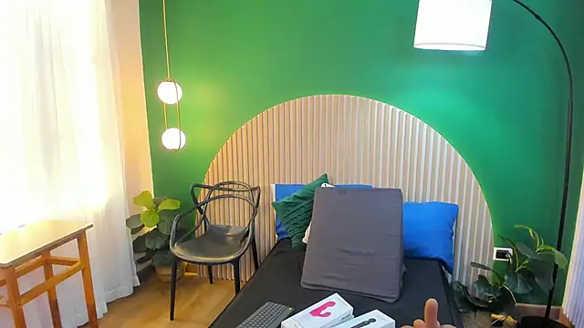 Snapshot of taylor_bennet chatting on 09-28-25, 12:10 taylor bennet online show from 09-28-25, 12:10