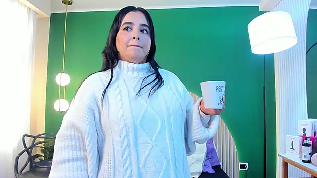 taylor bennet online show from 12-04-25, 11:52