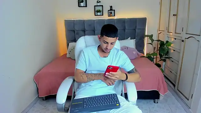 Alex cute77 online show from 01-14-25, 12:14