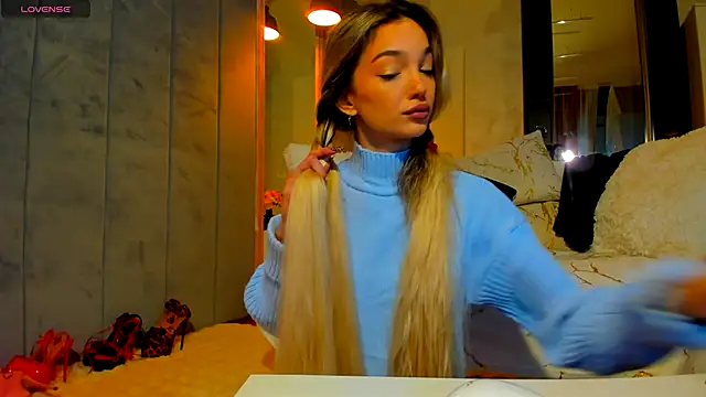 Snapshot of Sassy_Teen chatting on 11-29-25, 08:28 Sassy Teen online show from 11-29-25, 08:28