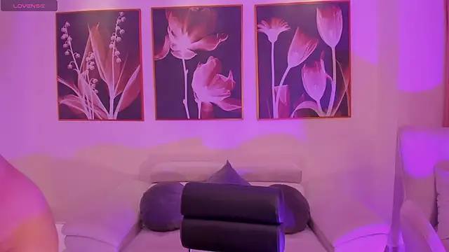 Snapshot of LindseyMoss chatting on 01-09-25, 04:08 LindseyMoss online show from 01-09-25, 04:08