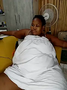 Snapshot of Real1SweetQueen chatting on 02-05-25, 08:57 Real1SweetQueen online show from 02-05-25, 08:57