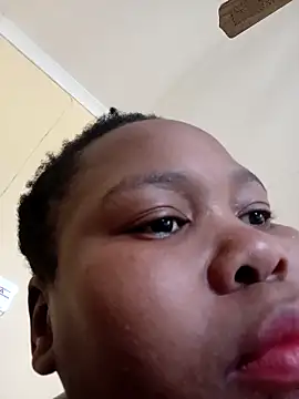 Snapshot of Real1SweetQueen chatting on 02-14-25, 06:34 Real1SweetQueen online show from 02-14-25, 06:34