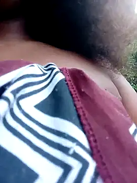 Snapshot of Real1SweetQueen chatting on 02-28-25, 11:47 Real1SweetQueen online show from 02-28-25, 11:47