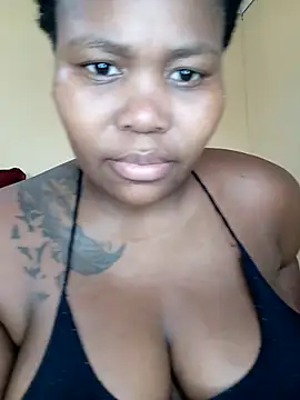 Snapshot of Real1SweetQueen chatting on 03-09-25, 03:27 Real1SweetQueen online show from 03-09-25, 03:27