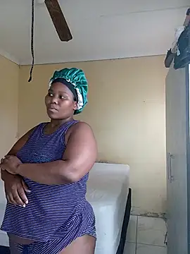 Snapshot of Real1SweetQueen chatting on 03-10-25, 11:32 Real1SweetQueen online show from 03-10-25, 11:32