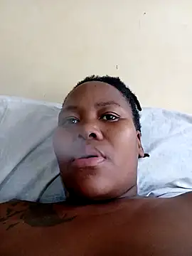 Snapshot of Real1SweetQueen chatting on 03-16-25, 07:26 Real1SweetQueen online show from 03-16-25, 07:26