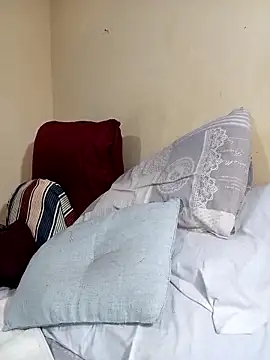 Snapshot of Real1SweetQueen chatting on 03-16-25, 02:44 Real1SweetQueen online show from 03-16-25, 02:44