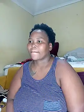 Snapshot of Real1SweetQueen chatting on 03-18-25, 04:59 Real1SweetQueen online show from 03-18-25, 04:59