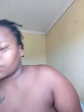 Snapshot of Real1SweetQueen chatting on 03-23-25, 08:04 Real1SweetQueen online show from 03-23-25, 08:04