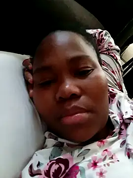 Snapshot of Real1SweetQueen chatting on 11-04-25, 03:27 Real1SweetQueen online show from 11-04-25, 03:27