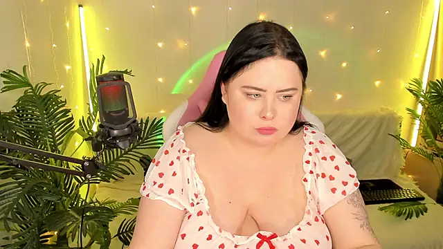 Akemi BBW online show from 01-01-25, 08:04