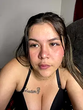 zoe adhara online show from 10-31-25, 10:16