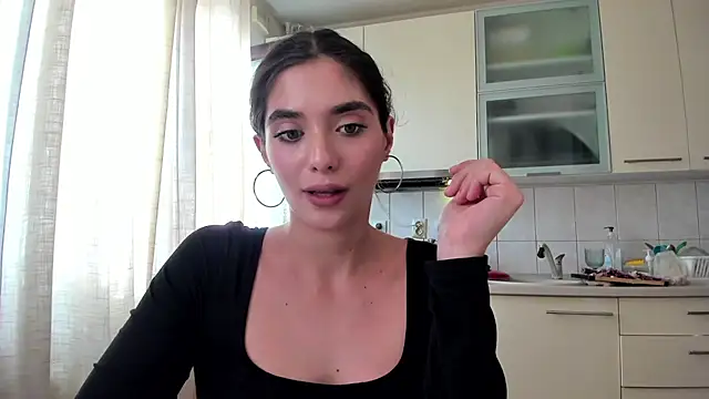 PortraitMarie online show from 01-19-25, 01:22