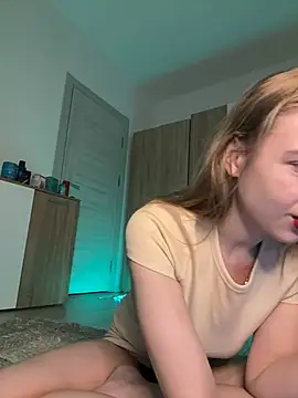 Snapshot of freiiaflower chatting on 03-12-25, 10:07 freiiaflower online show from 03-12-25, 10:07