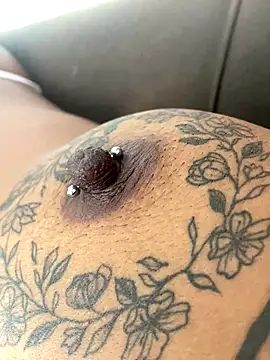 Snapshot of MariaLorenaah chatting on 09-24-25, 04:32 MariaLorenaah online show from 09-24-25, 04:32