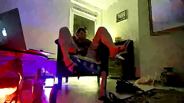 CharlotteVixxens online show from 10-19-25, 02:12