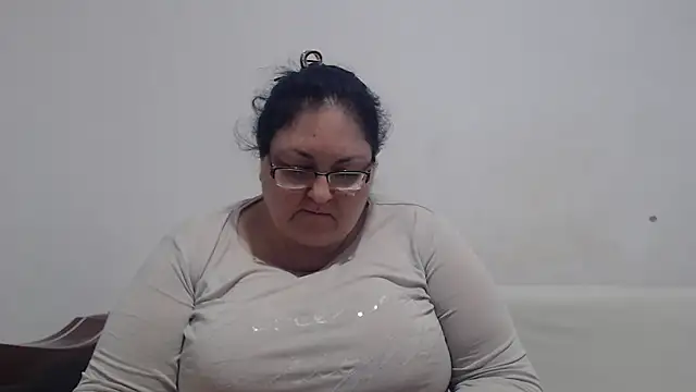 Nykyxo online show from 04-12-26, 05:51