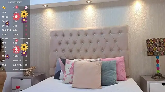 Snapshot of NatyQueen_ chatting on 01-21-25, 01:11 NatyQueen online show from 01-21-25, 01:11