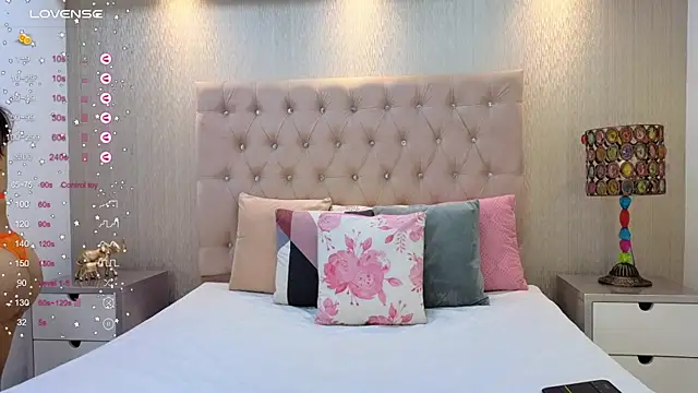 Snapshot of NatyQueen_ chatting on 03-12-25, 01:19 NatyQueen online show from 03-12-25, 01:19