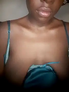 Snapshot of Saggy_boobs chatting on 12-13-24, 07:10 Saggy boobs online show from 12-13-24, 07:10