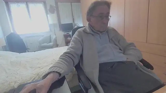 papillonhotofficial online show from 03-02-25, 10:03