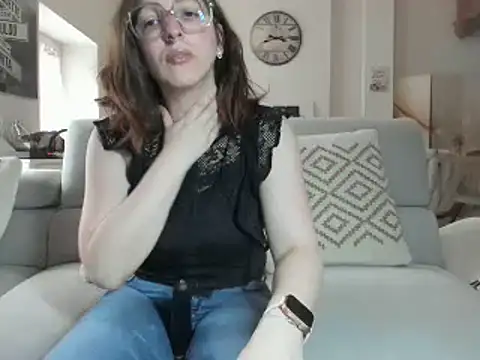 Snapshot of prunelle_sexy chatting on 11-14-25, 10:58 prunelle sexy online show from 11-14-25, 10:58