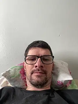 Snapshot of Juliano2289 chatting on 07-14-26, 02:12 Juliano2289 online show from 07-14-26, 02:12