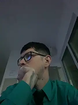 Snapshot of Juliano2289 chatting on 07-18-26, 11:47 Juliano2289 online show from 07-18-26, 11:47