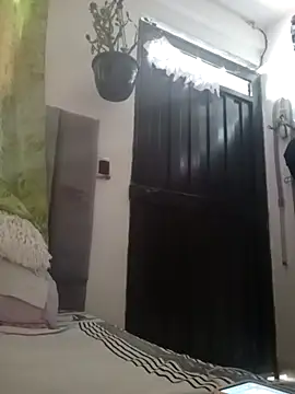 Snapshot of CurvySara1 chatting on 09-12-25, 09:04 CurvySara1 online show from 09-12-25, 09:04