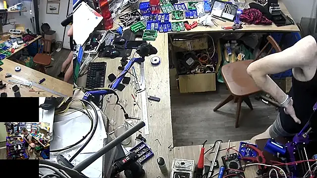 Snapshot of Happy_Michal chatting on 12-28-24, 05:14 Happy Michal online show from 12-28-24, 05:14