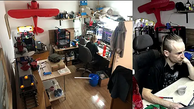 Snapshot of Happy_Michal chatting on 11-27-25, 11:45 Happy Michal online show from 11-27-25, 11:45