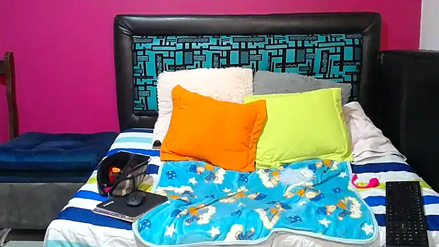 Snapshot of karolhot916 chatting on 01-11-25, 12:33 karolhot916 online show from 01-11-25, 12:33