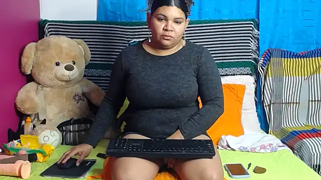 Snapshot of karolhot916 chatting on 02-13-25, 11:15 karolhot916 online show from 02-13-25, 11:15