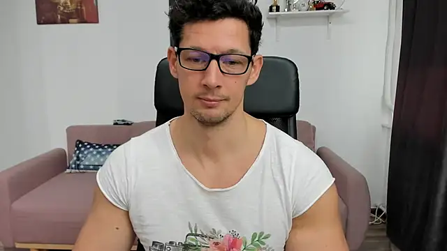 Snapshot of BrutusK08 chatting on 01-15-25, 08:51 BrutusK08 online show from 01-15-25, 08:51