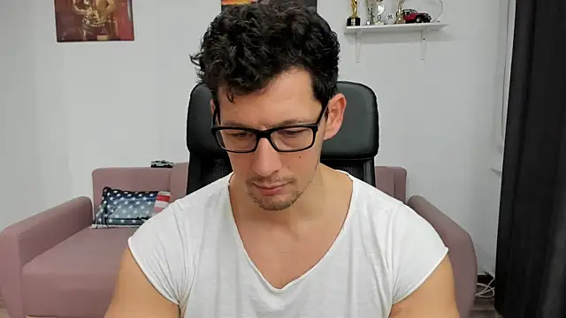 Snapshot of BrutusK08 chatting on 01-17-25, 12:10 BrutusK08 online show from 01-17-25, 12:10