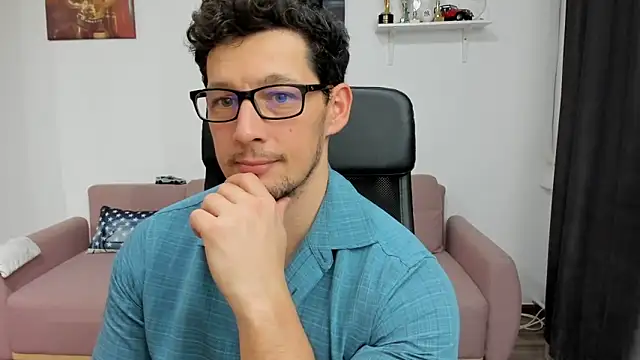 Snapshot of BrutusK08 chatting on 01-22-25, 03:18 BrutusK08 online show from 01-22-25, 03:18