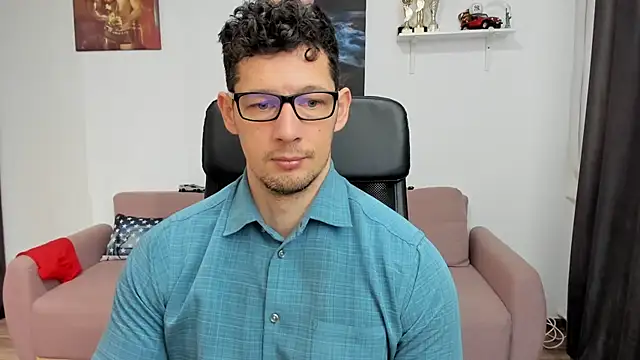 Snapshot of BrutusK08 chatting on 02-18-25, 06:48 BrutusK08 online show from 02-18-25, 06:48