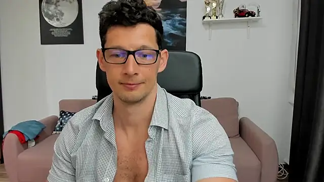 Snapshot of BrutusK08 chatting on 03-06-25, 01:03 BrutusK08 online show from 03-06-25, 01:03