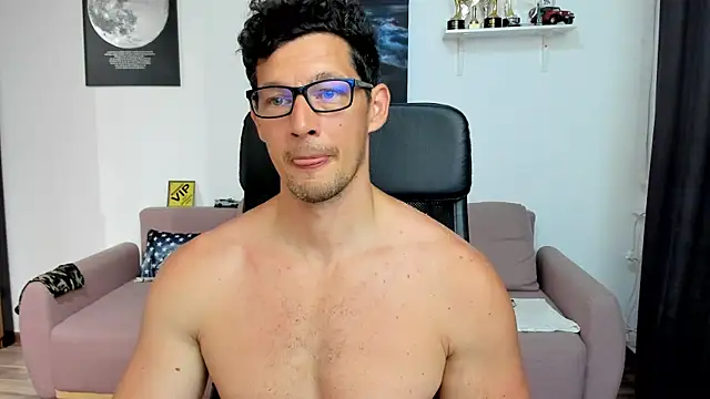 Snapshot of BrutusK08 chatting on 06-22-26, 05:59 BrutusK08 online show from 06-22-26, 05:59