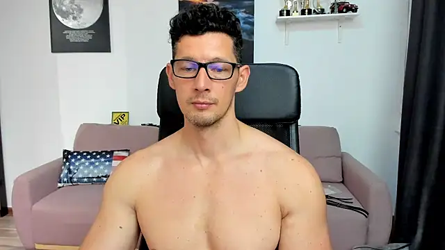 Snapshot of BrutusK08 chatting on 07-20-26, 10:39 BrutusK08 online show from 07-20-26, 10:39