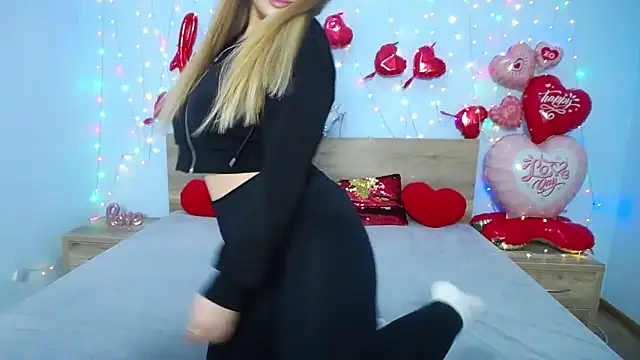 Snapshot of StacyYellig chatting on 02-07-25, 11:13 StacyYellig online show from 02-07-25, 11:13