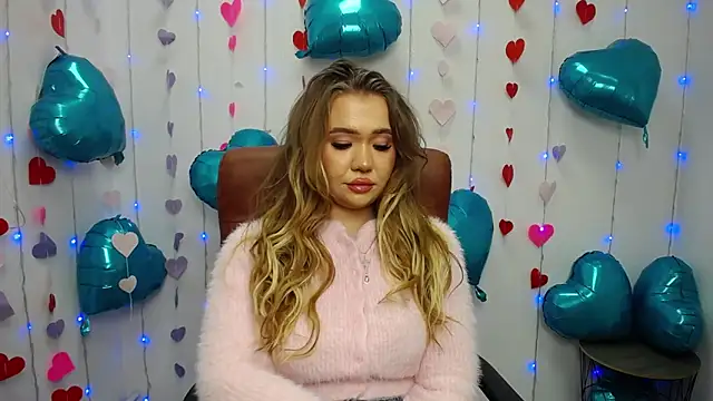 Snapshot of StacyYellig chatting on 02-16-25, 06:21 StacyYellig online show from 02-16-25, 06:21