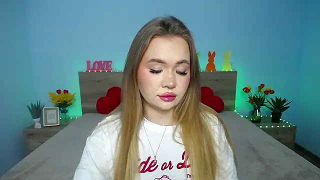 Snapshot of StacyYellig chatting on 03-10-25, 10:55 StacyYellig online show from 03-10-25, 10:55