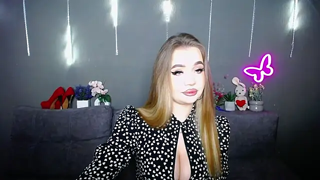 Snapshot of StacyYellig chatting on 04-16-26, 10:23 StacyYellig online show from 04-16-26, 10:23