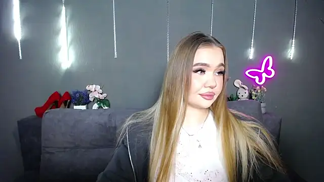 Snapshot of StacyYellig chatting on 04-17-26, 08:34 StacyYellig online show from 04-17-26, 08:34