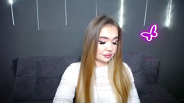 Snapshot of StacyYellig chatting on 04-18-26, 08:53 StacyYellig online show from 04-18-26, 08:53